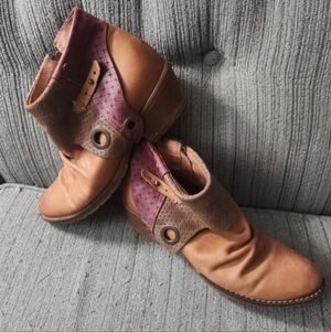 Wanda Panda Slouchy Bootie